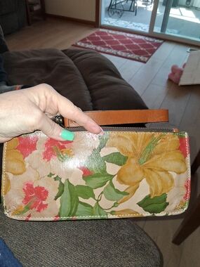 Patricia Nash Floral Leather Wristlet Clutch in Cream and Tan